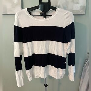 THE LIMITED BLACK AND WHITE STRIPED LONG SLEEVE SWEATER WITH SIZE BOTTON DETAILS
